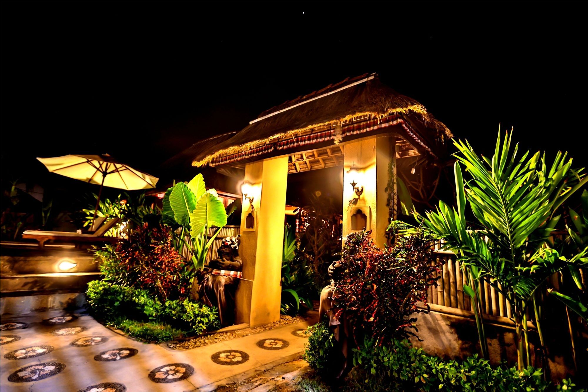 Sunset Coin Lembongan Hotel Nusa Lembongan Exterior photo