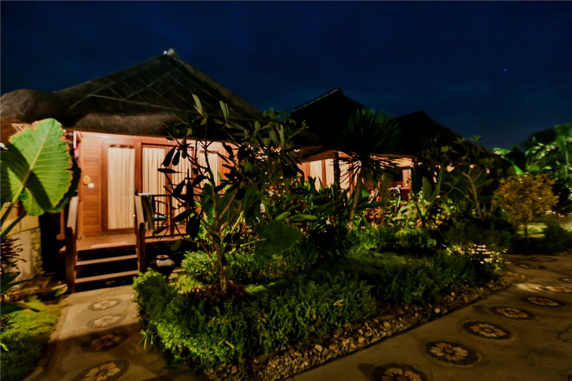Sunset Coin Lembongan Hotel Nusa Lembongan Exterior photo